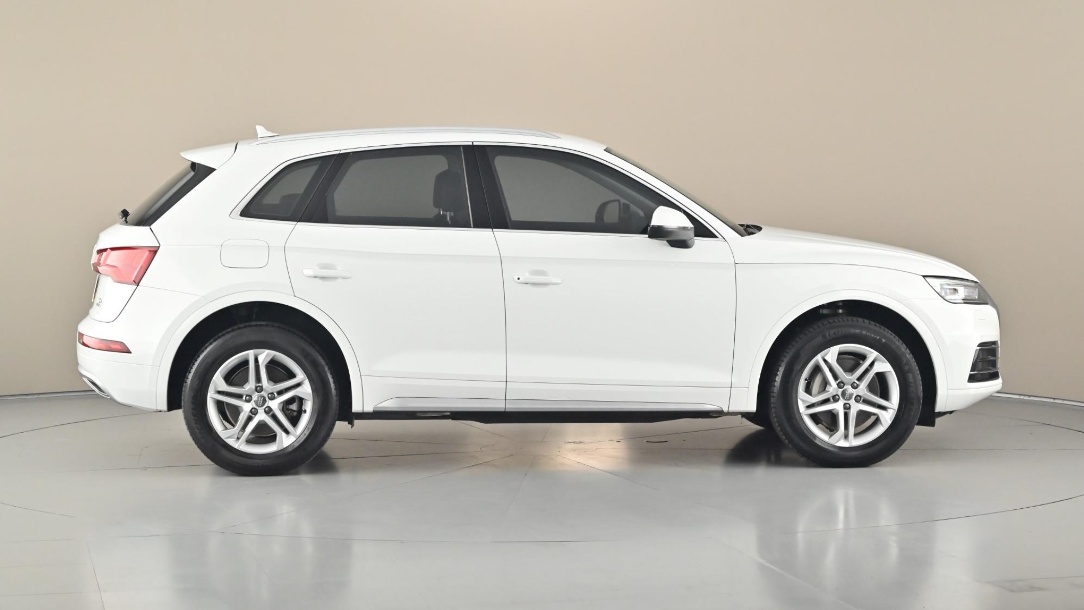 Carma 2017 AUDI Q5 52,990